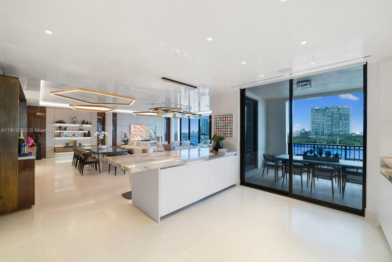 6800 Fisher Is Dr #6864 Miami Beach, FL 33109