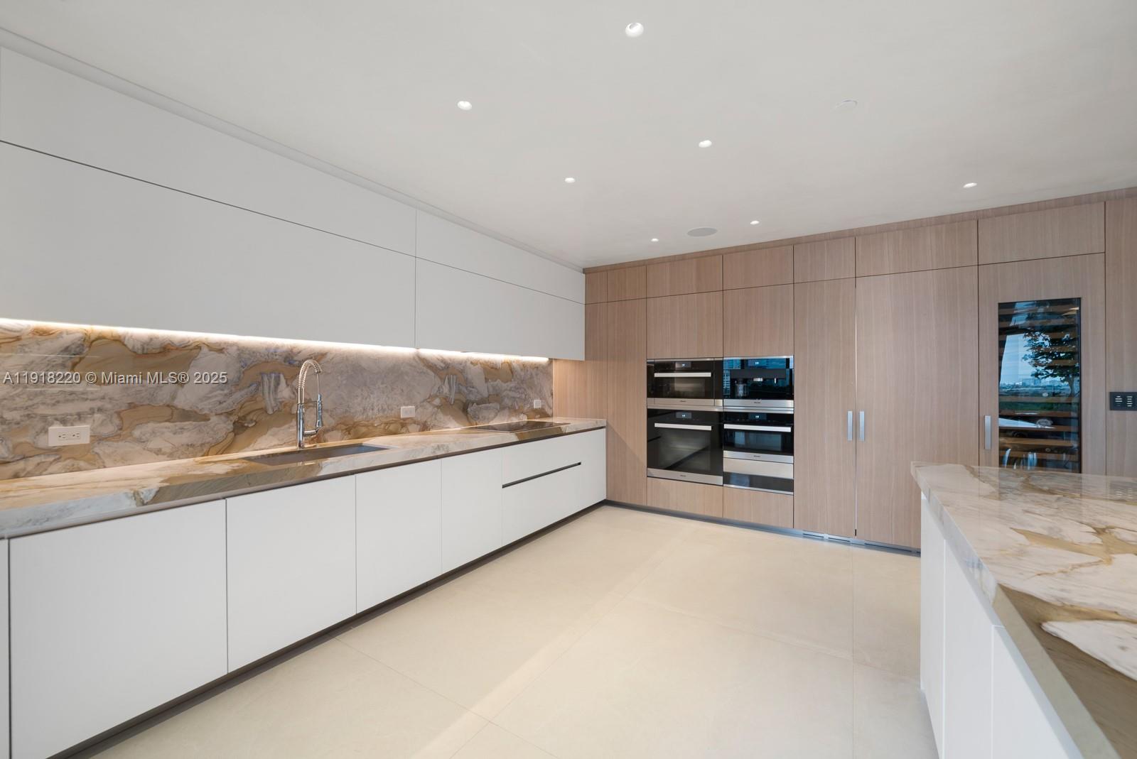 6800 Fisher Is Dr #6864 Miami Beach, FL 33109