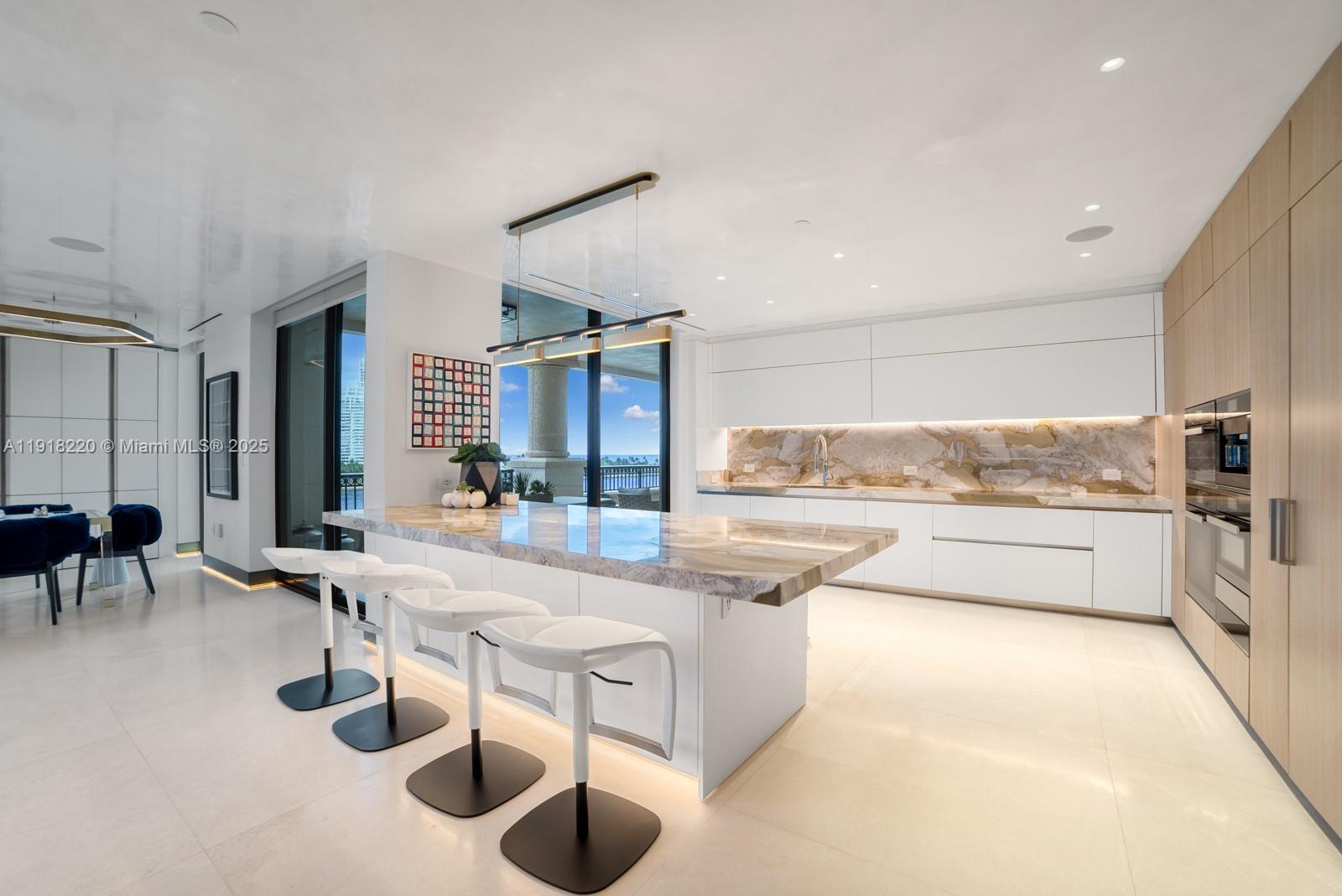 6800 Fisher Is Dr #6864 Miami Beach, FL 33109