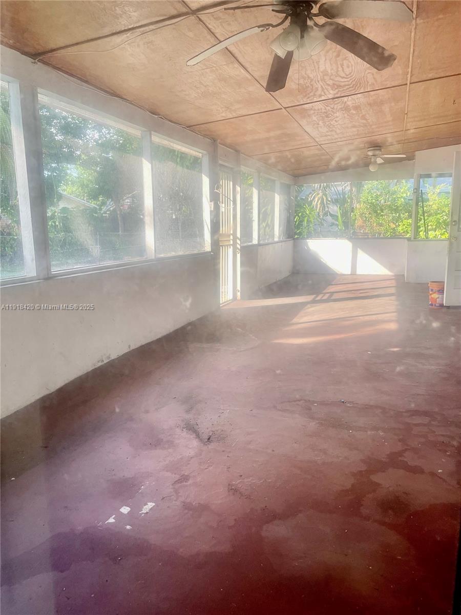 6510 Garfield St Hollywood, FL 33024