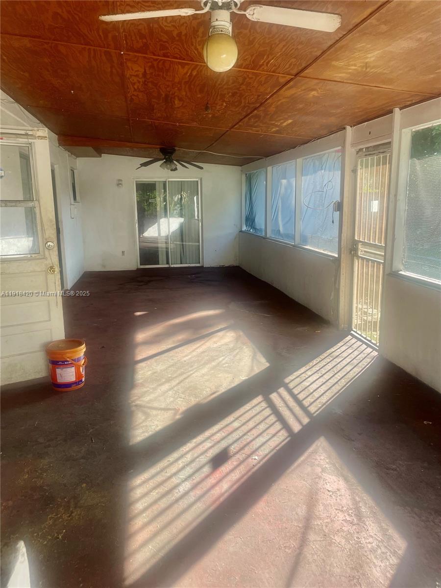 6510 Garfield St Hollywood, FL 33024