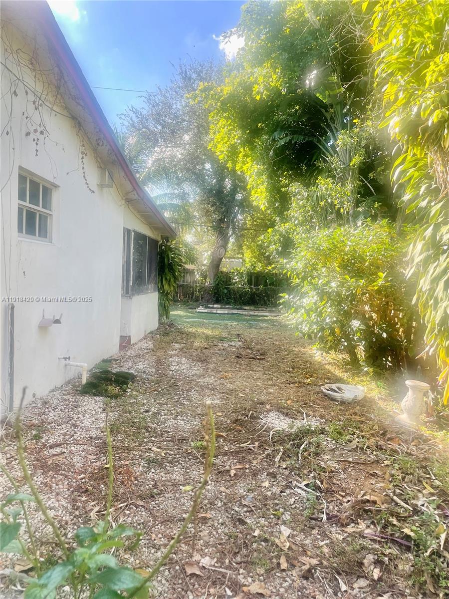 6510 Garfield St Hollywood, FL 33024