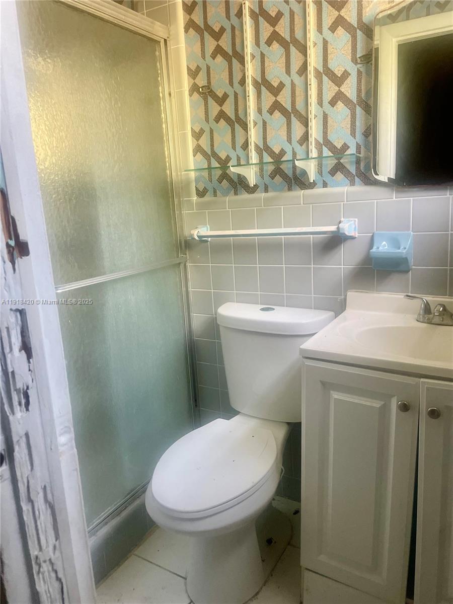 6510 Garfield St Hollywood, FL 33024