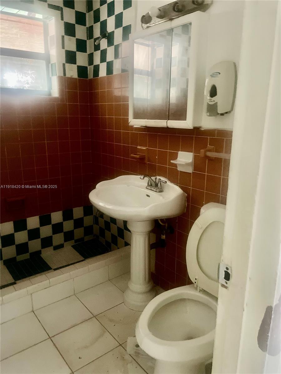 6510 Garfield St Hollywood, FL 33024