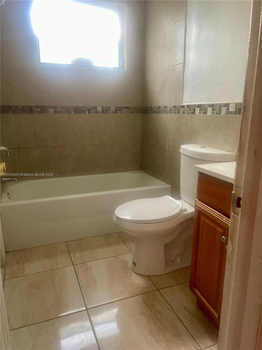 6510 Garfield St Hollywood, FL 33024