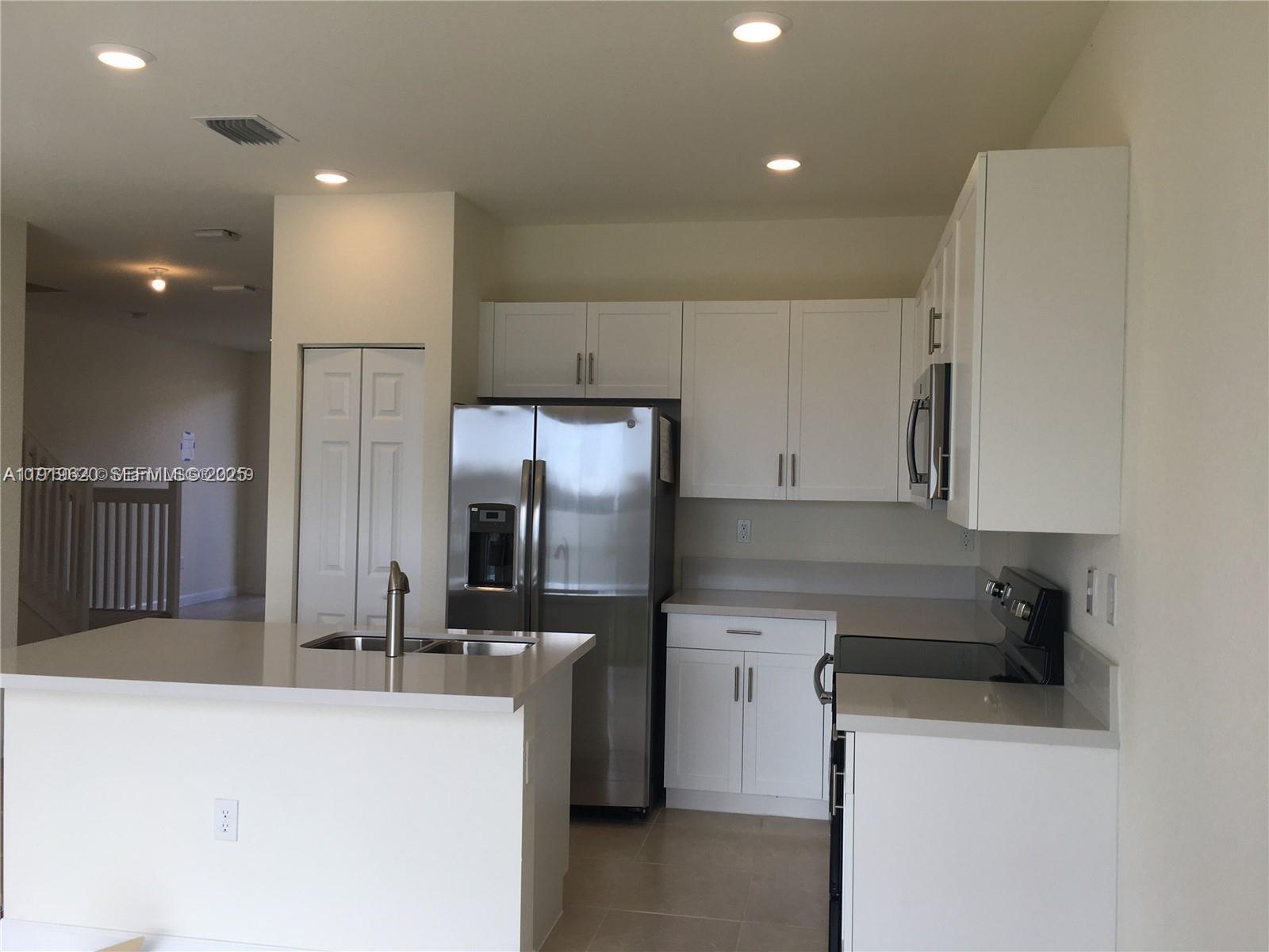 3388 W 100th Ter Hialeah, FL 33018