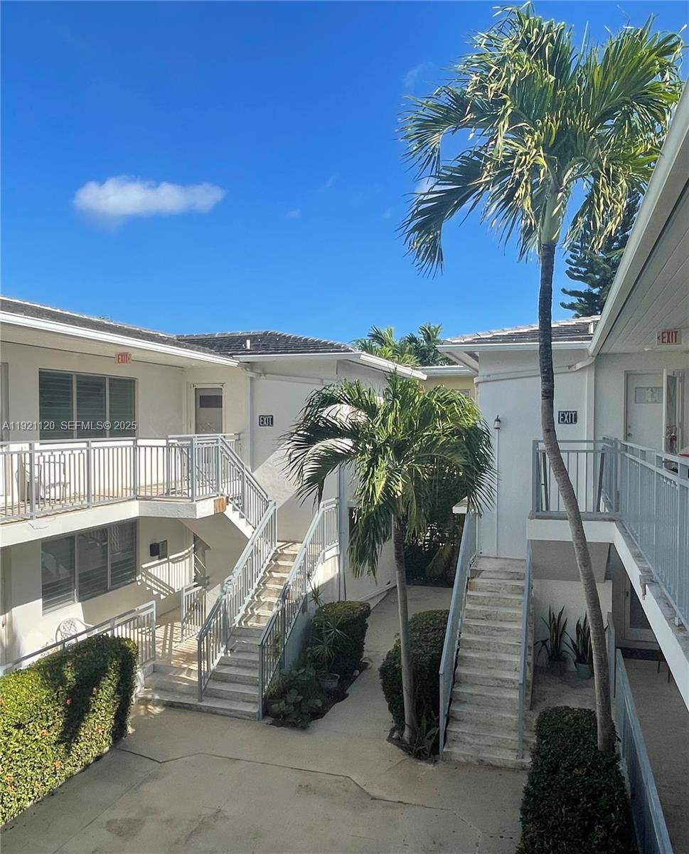 8021 Abbott Ave Miami Beach, FL 33141