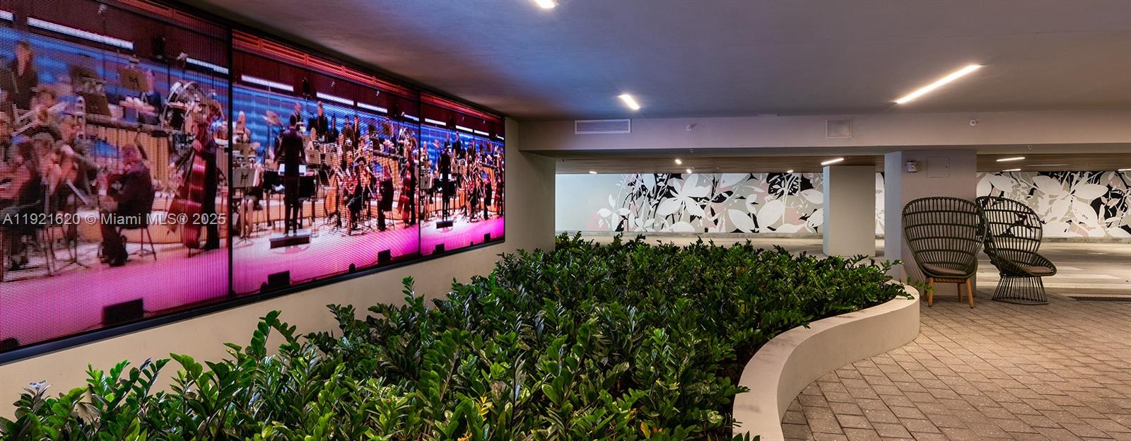 image Flamingo South Beach53