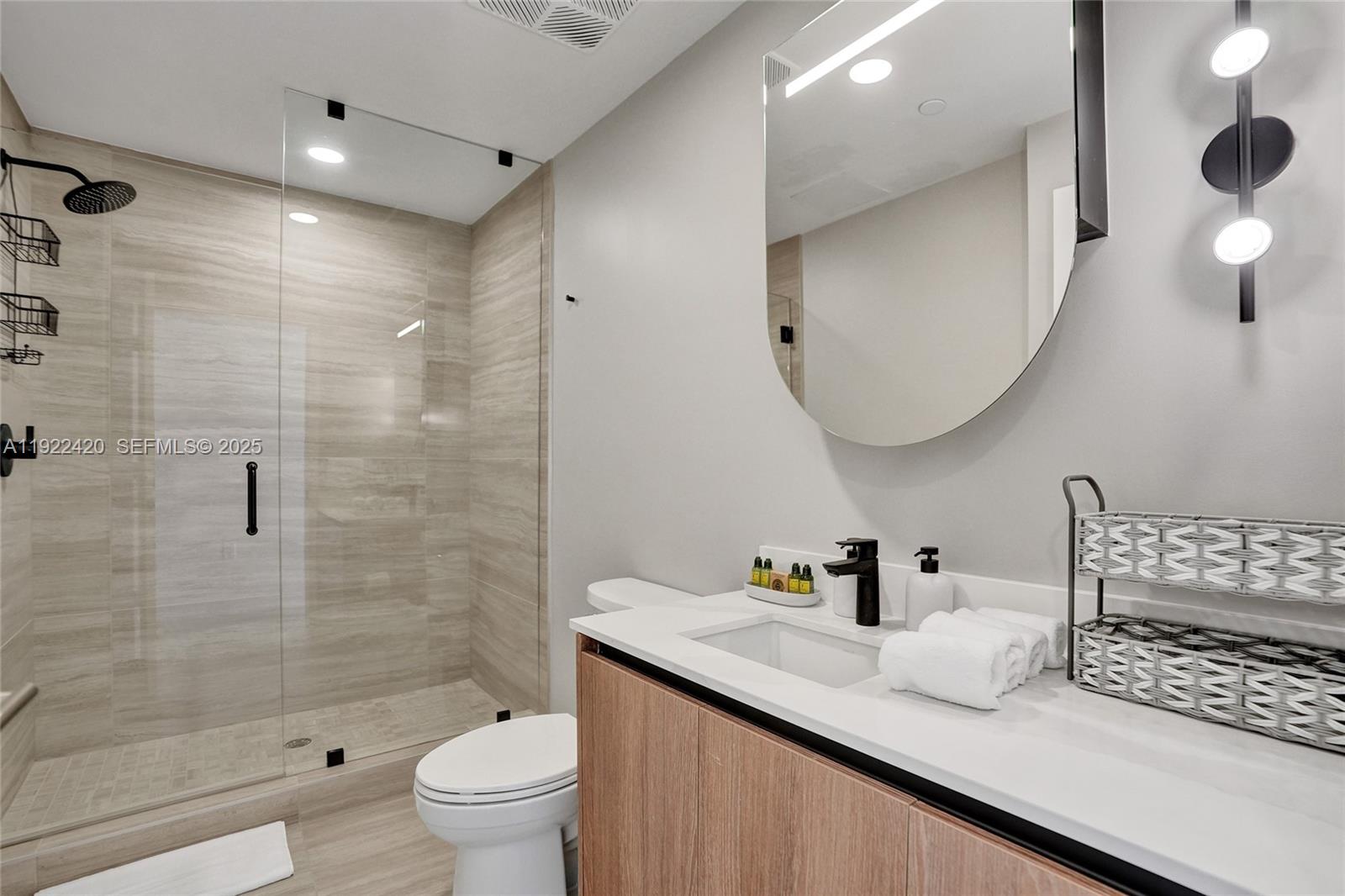 580 72nd St #905 Miami Beach, FL 33141