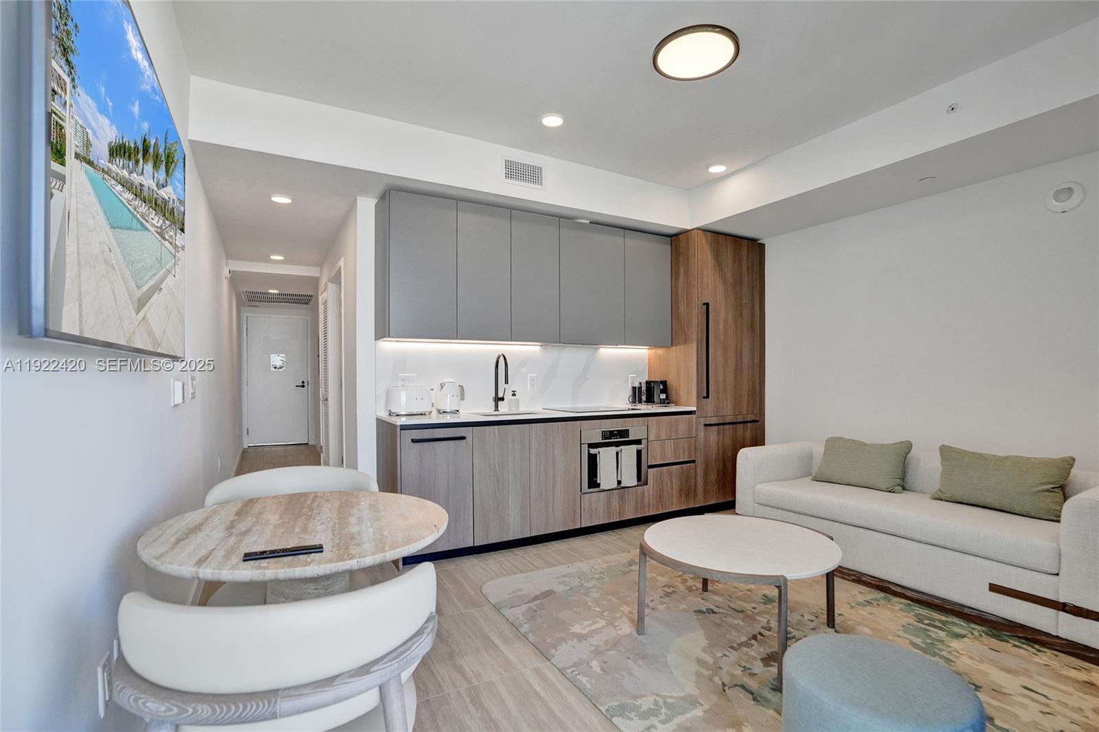 580 72nd St #905 Miami Beach, FL 33141