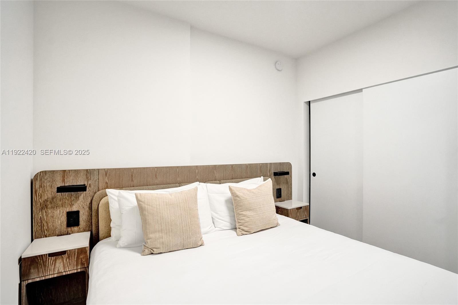 580 72nd St #905 Miami Beach, FL 33141