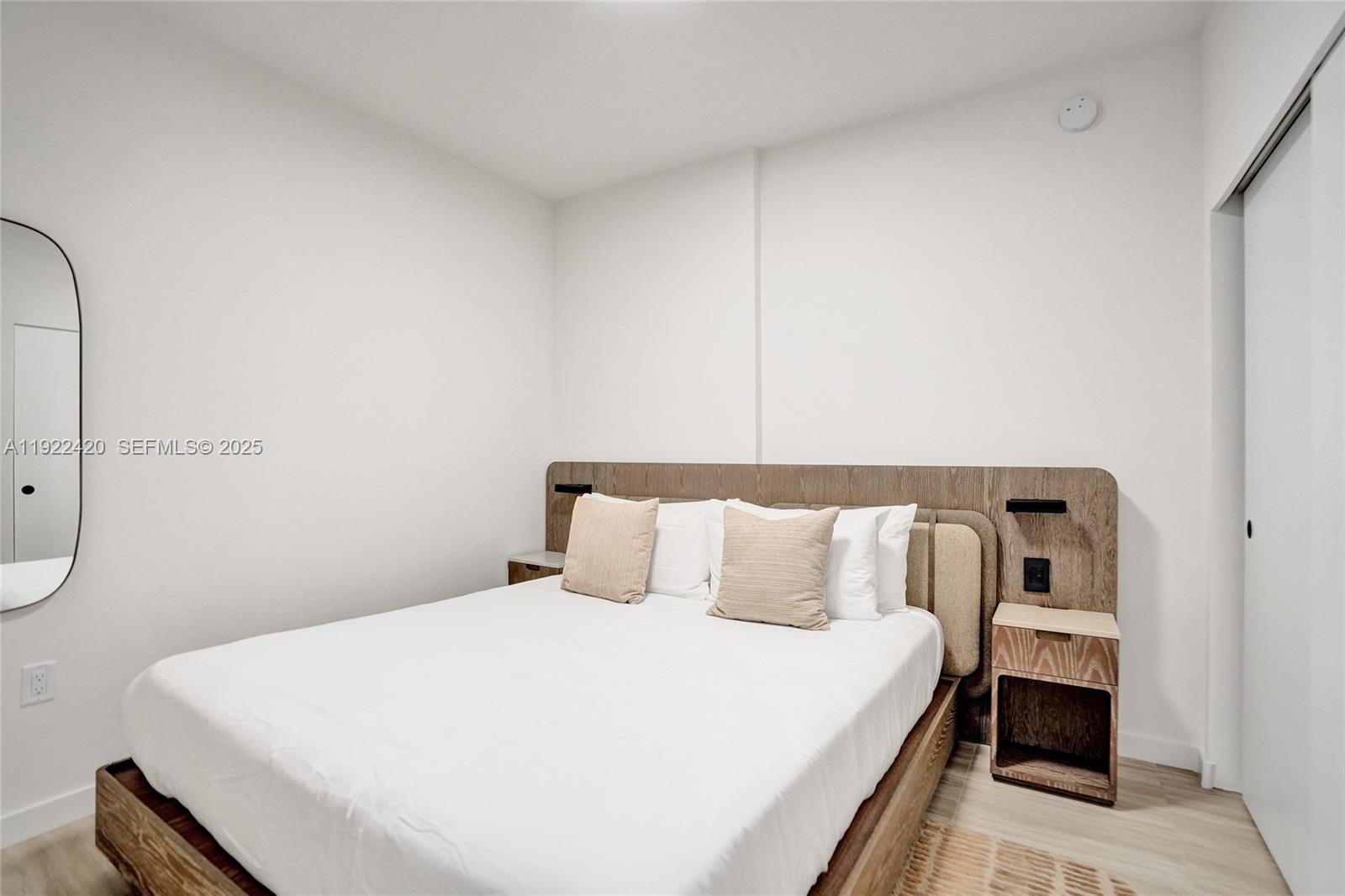 580 72nd St #905 Miami Beach, FL 33141