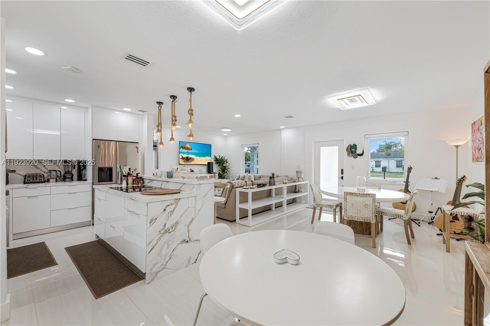 7235 SW 39th Miami, FL 33155