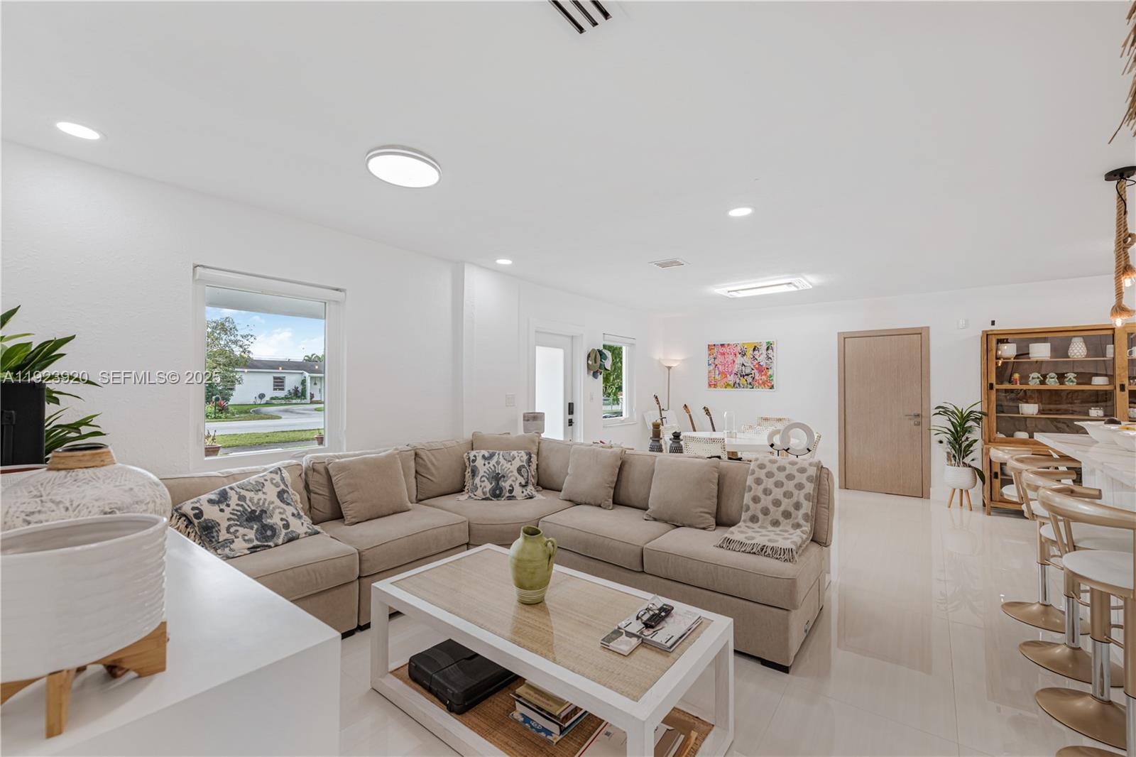 7235 SW 39th Miami, FL 33155