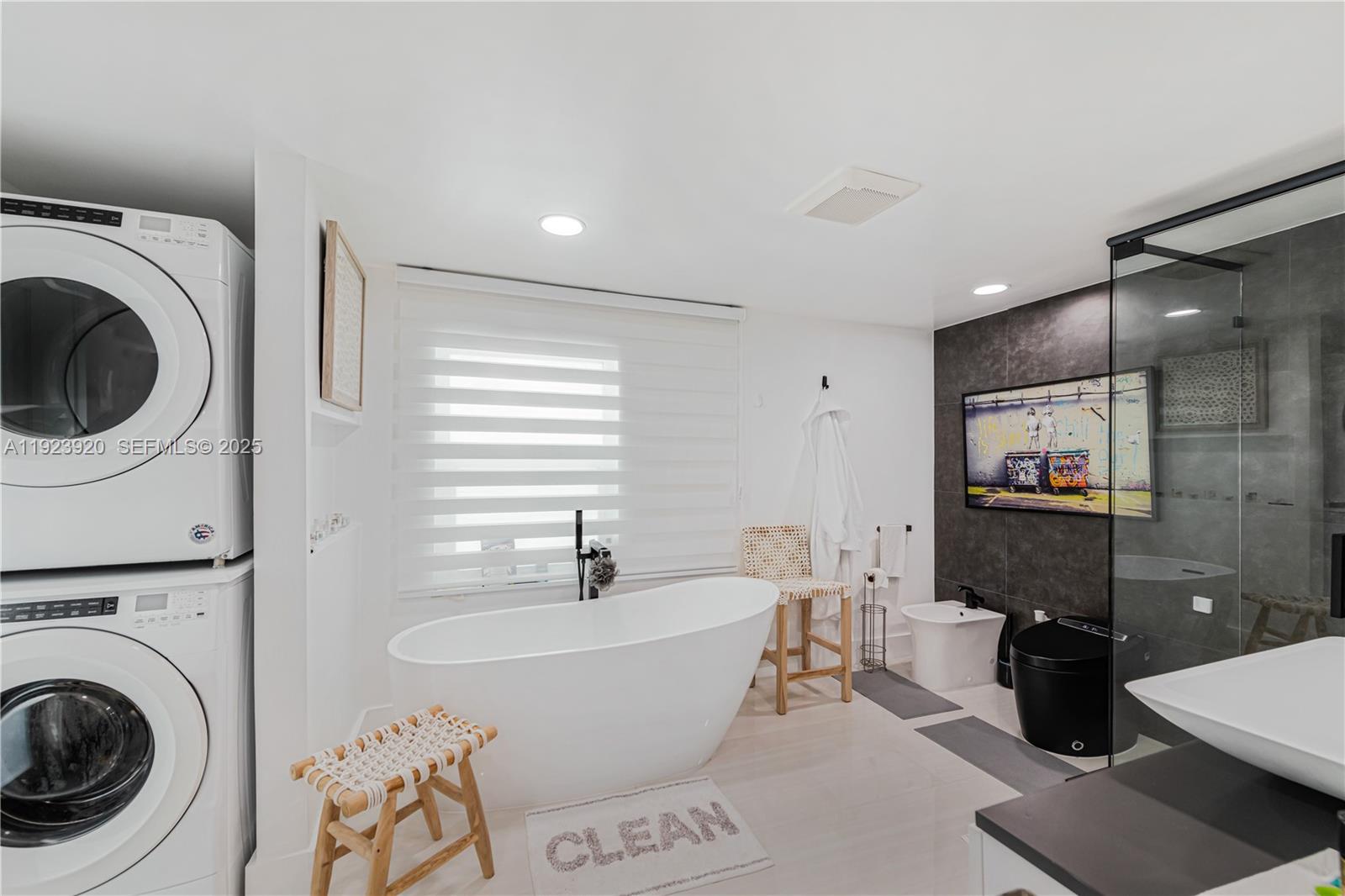 7235 SW 39th Miami, FL 33155