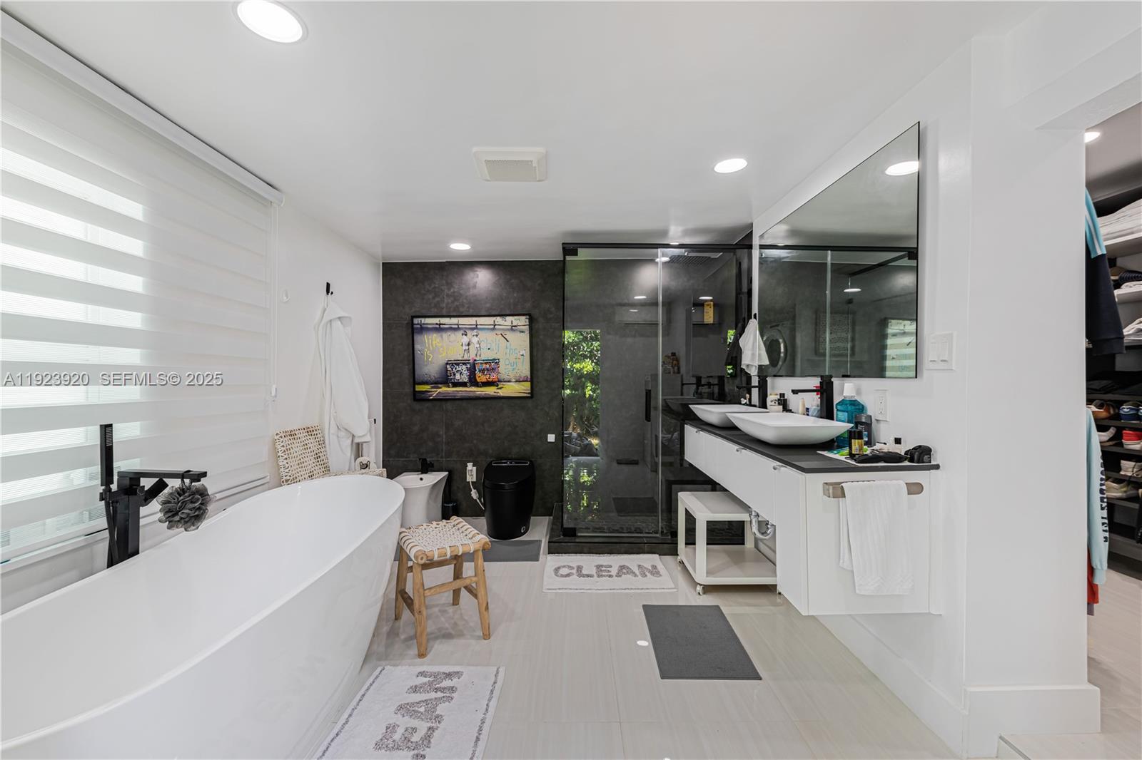 7235 SW 39th Miami, FL 33155