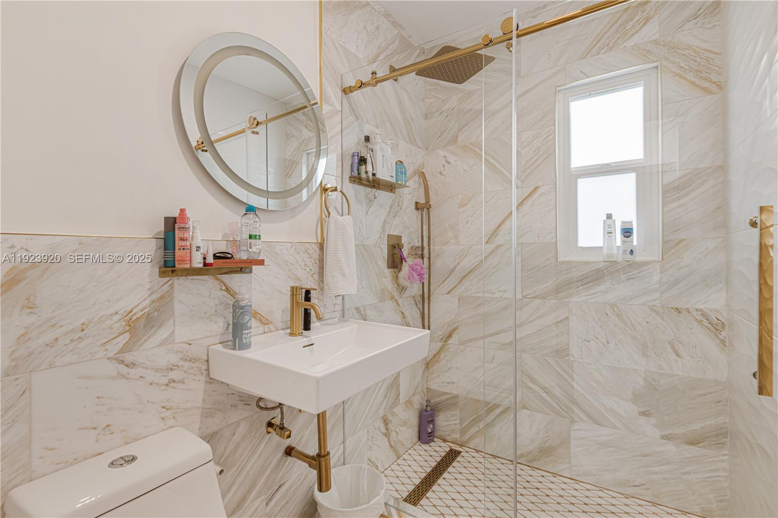 7235 SW 39th Miami, FL 33155