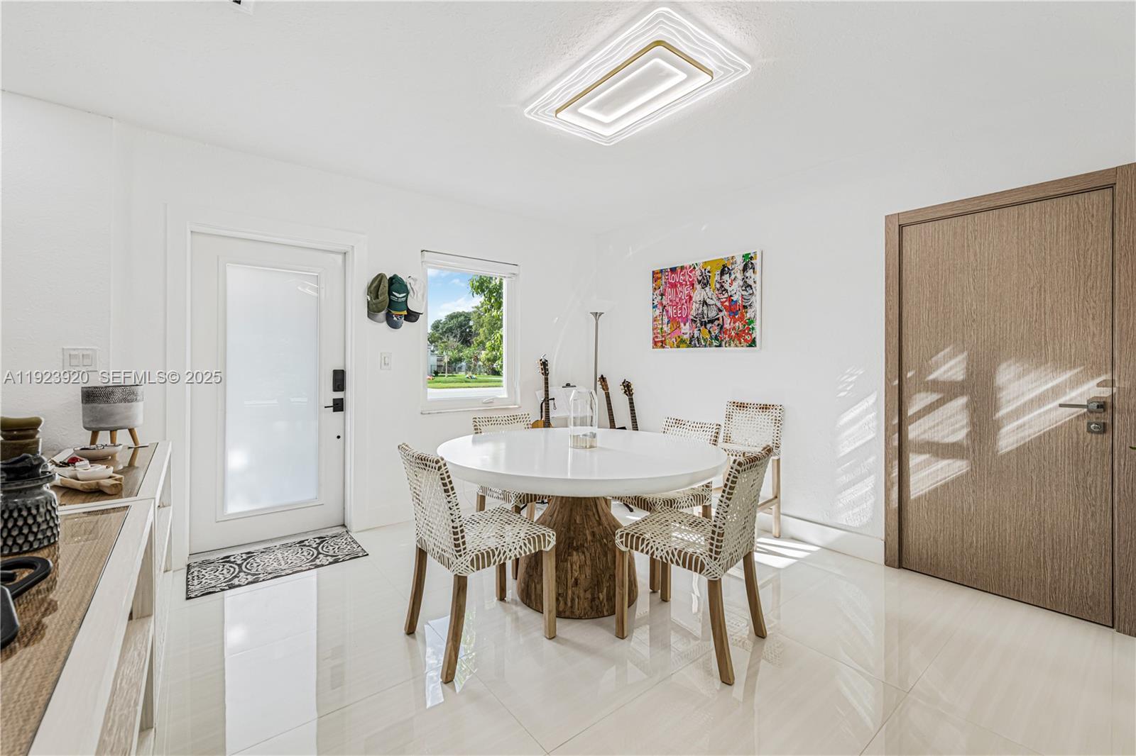 7235 SW 39th Miami, FL 33155