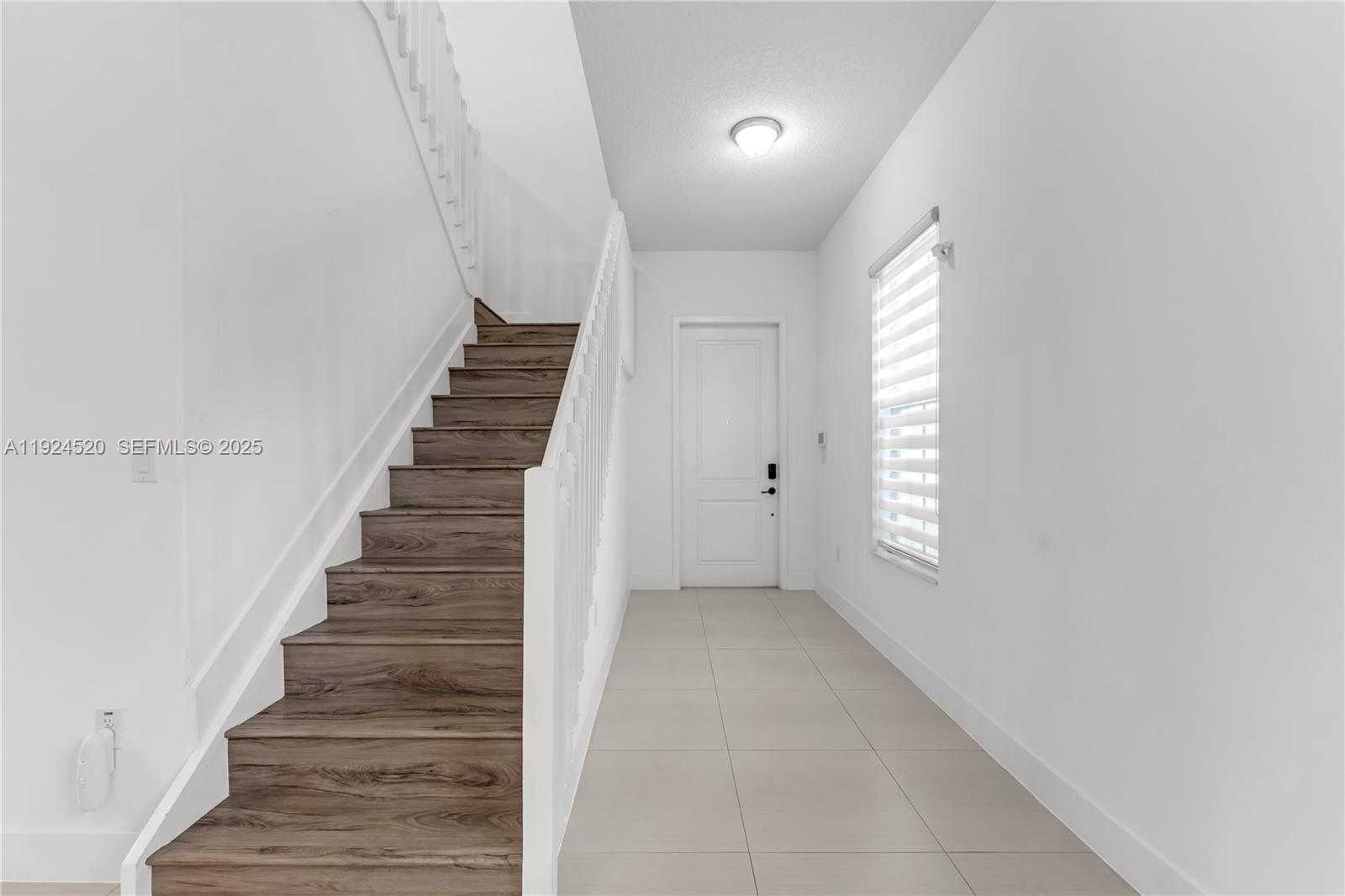 9881 W 34th Ave Hialeah, FL 33018