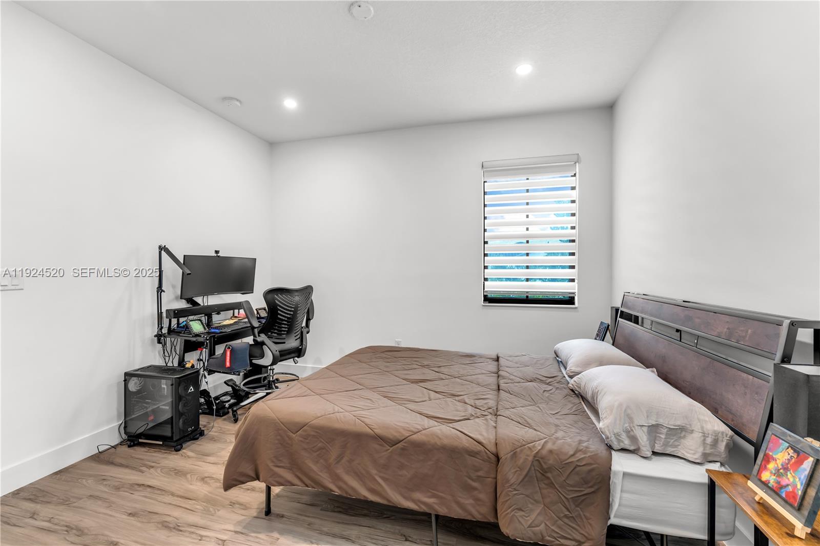 9881 W 34th Ave Hialeah, FL 33018