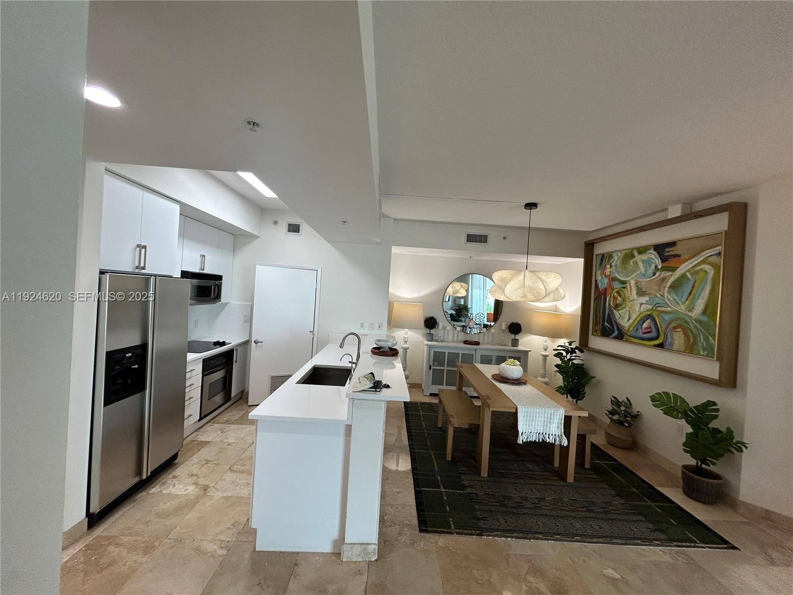 9055 SW 73rd Ct #809 Miami, FL 33156