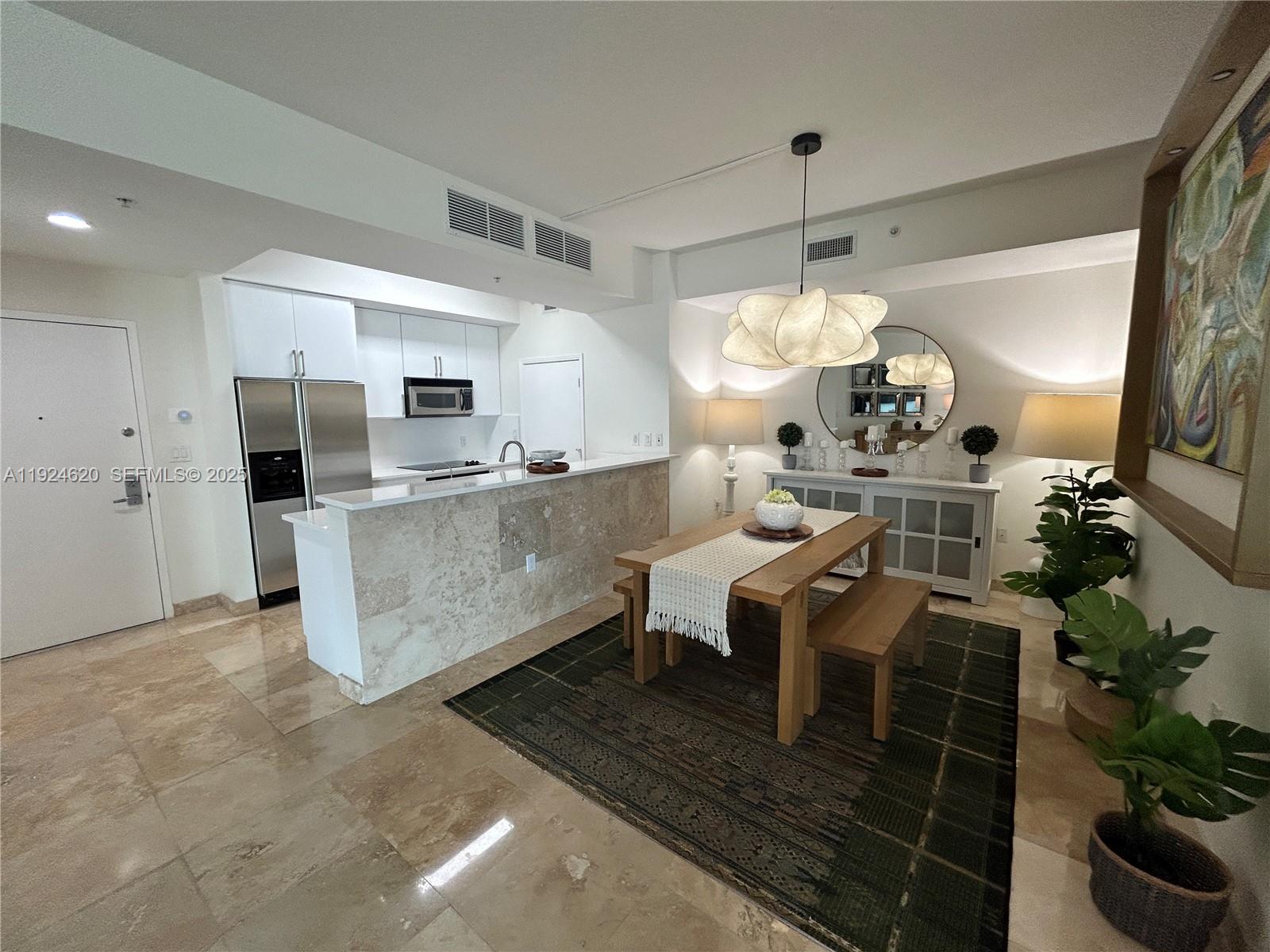 9055 SW 73rd Ct #809 Miami, FL 33156