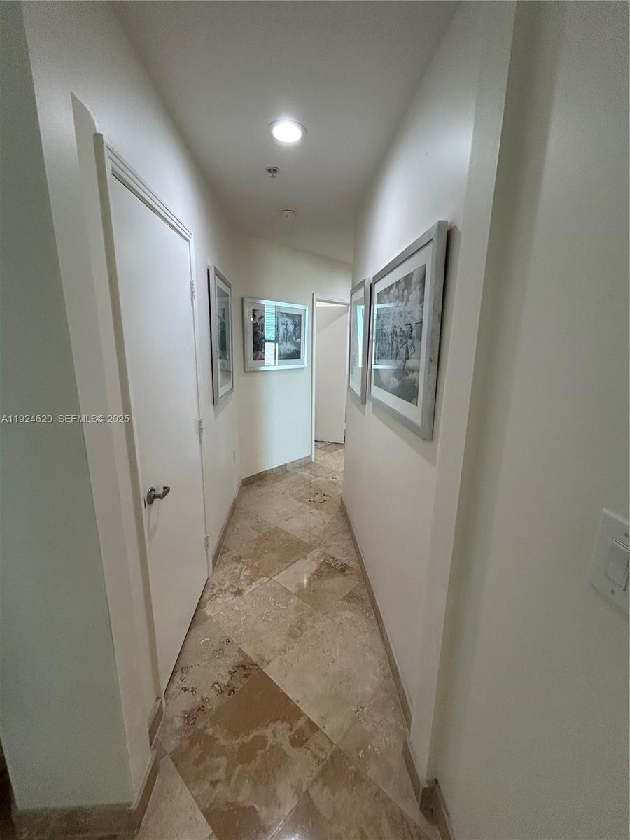 9055 SW 73rd Ct #809 Miami, FL 33156