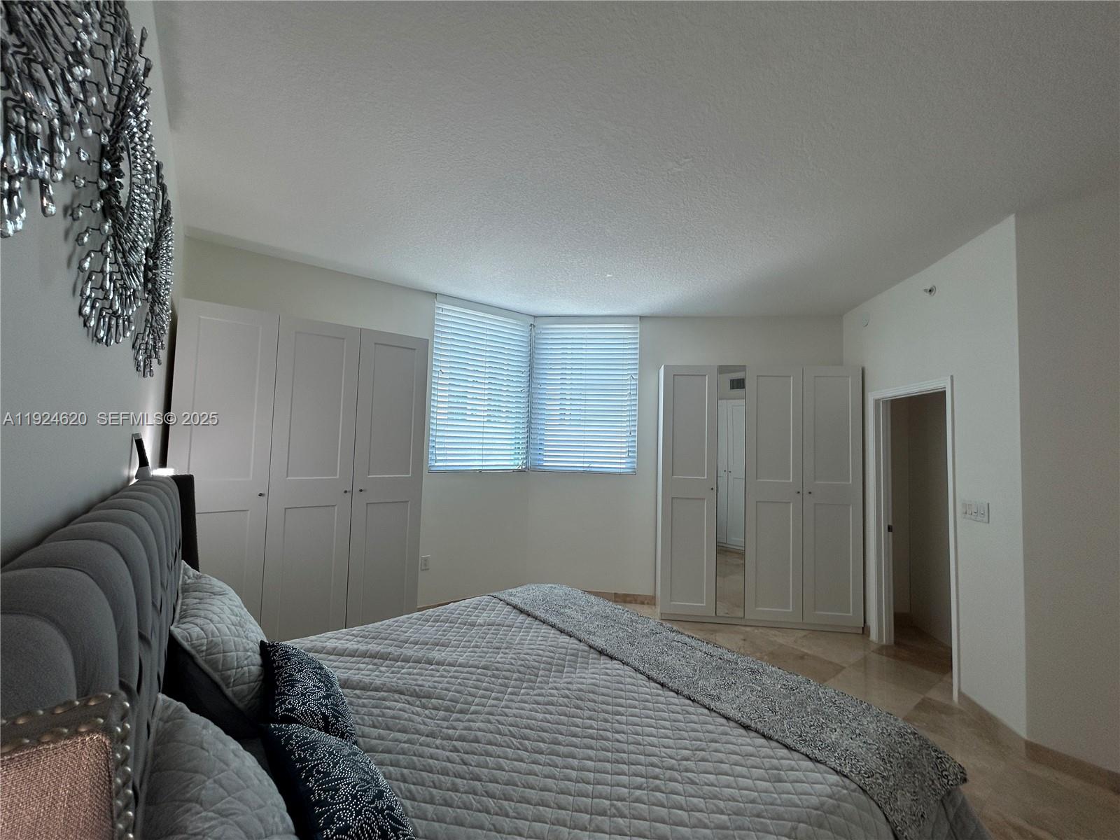 9055 SW 73rd Ct #809 Miami, FL 33156