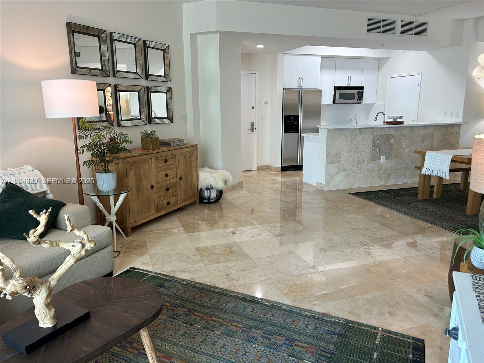 9055 SW 73rd Ct #809 Miami, FL 33156