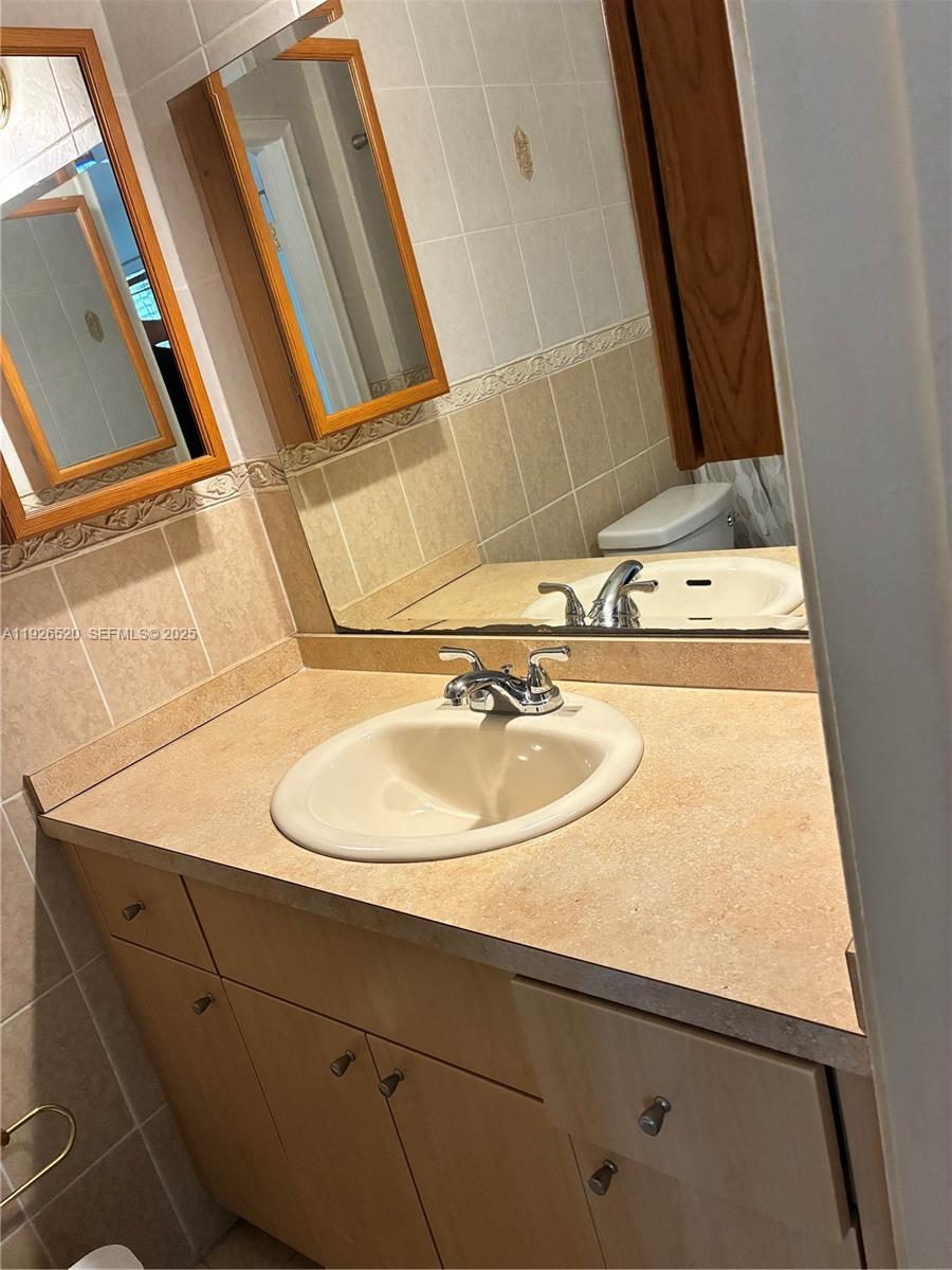 13514 NE 23rd Pl North Miami, FL 33181