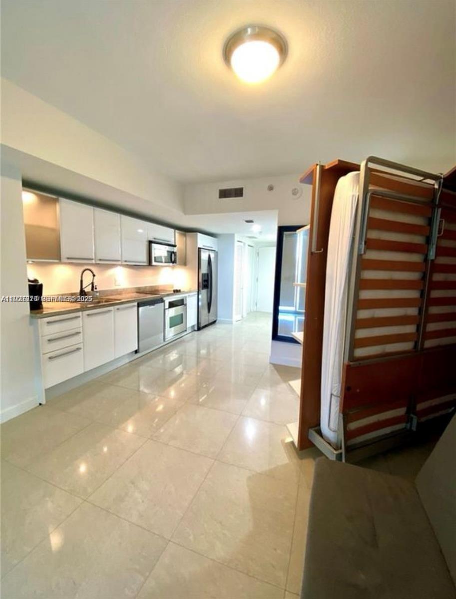 image Latitude on the River10