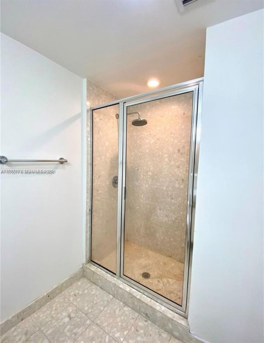 image Latitude on the River15