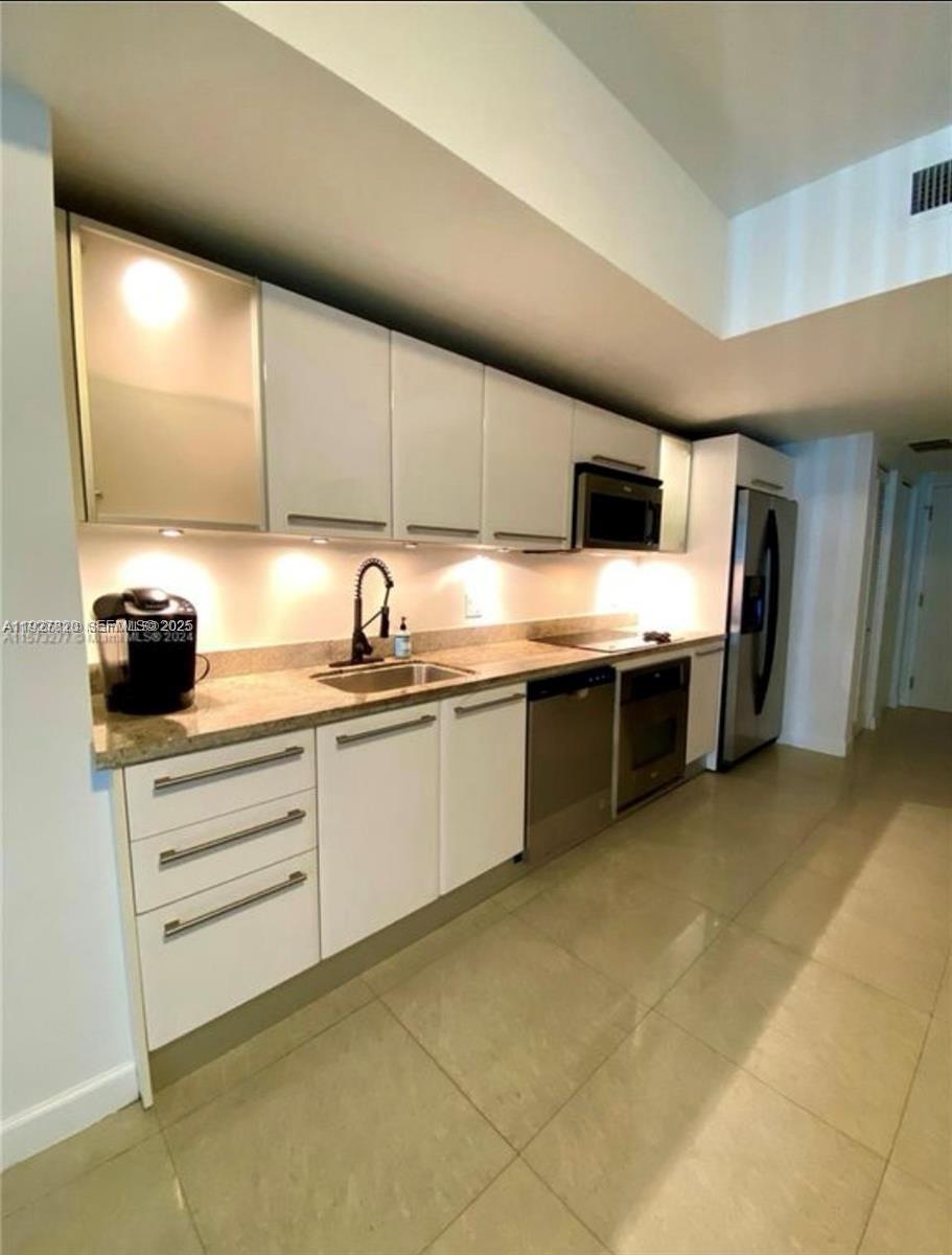 image Latitude on the River21