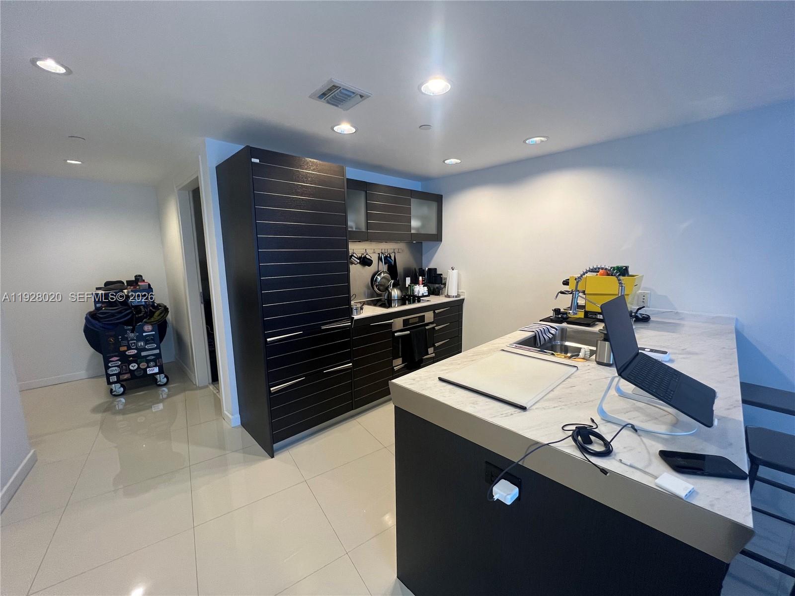 image Epic West Condo9