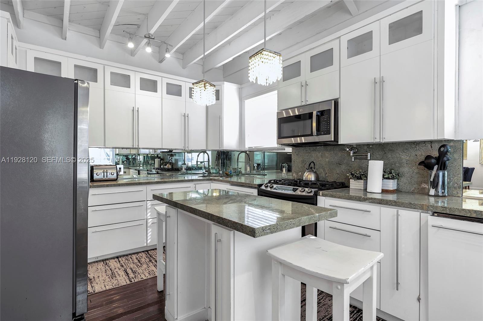 745-747 Lenox Ave Miami Beach, FL 33139