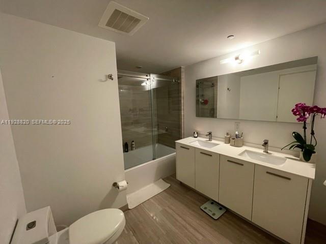 1300 Brickell Bay Dr #1100 Miami, FL 33131