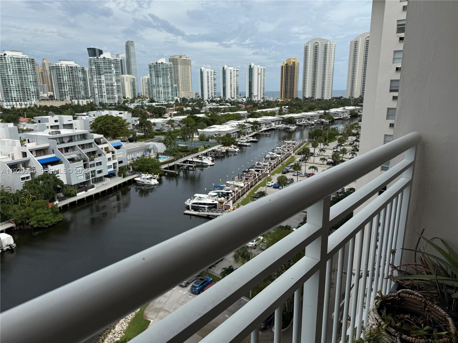 400 Kings Pt Dr #1214