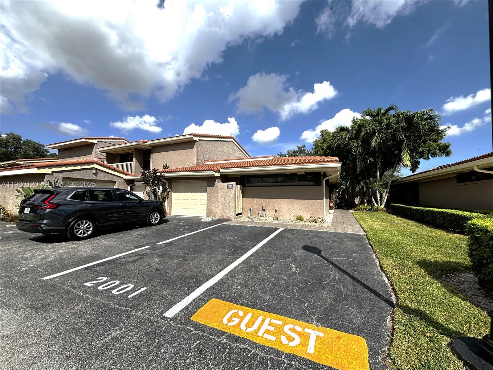 2001 S Saint Andrews Rd #121