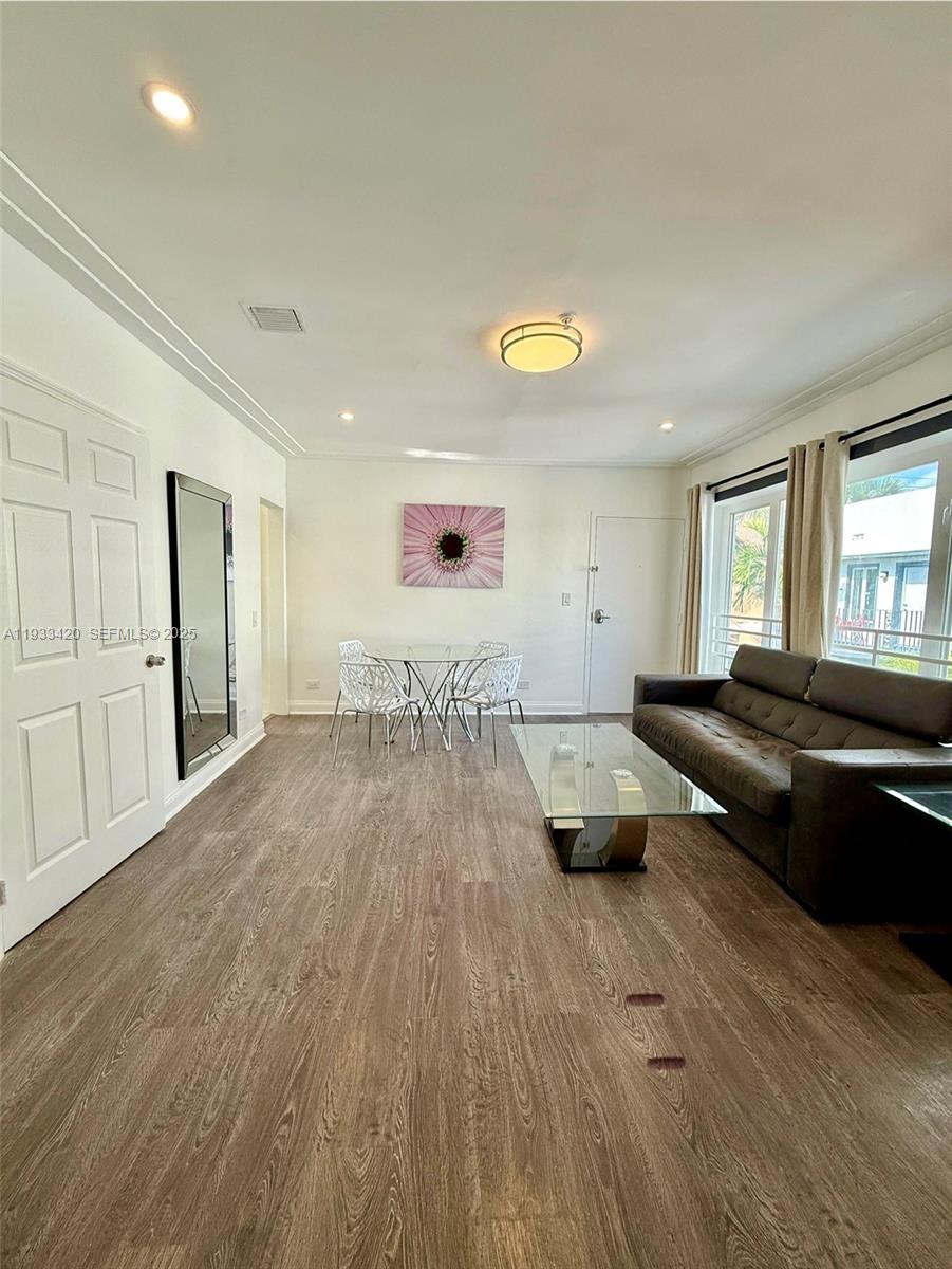 1538 Jefferson Ave #6