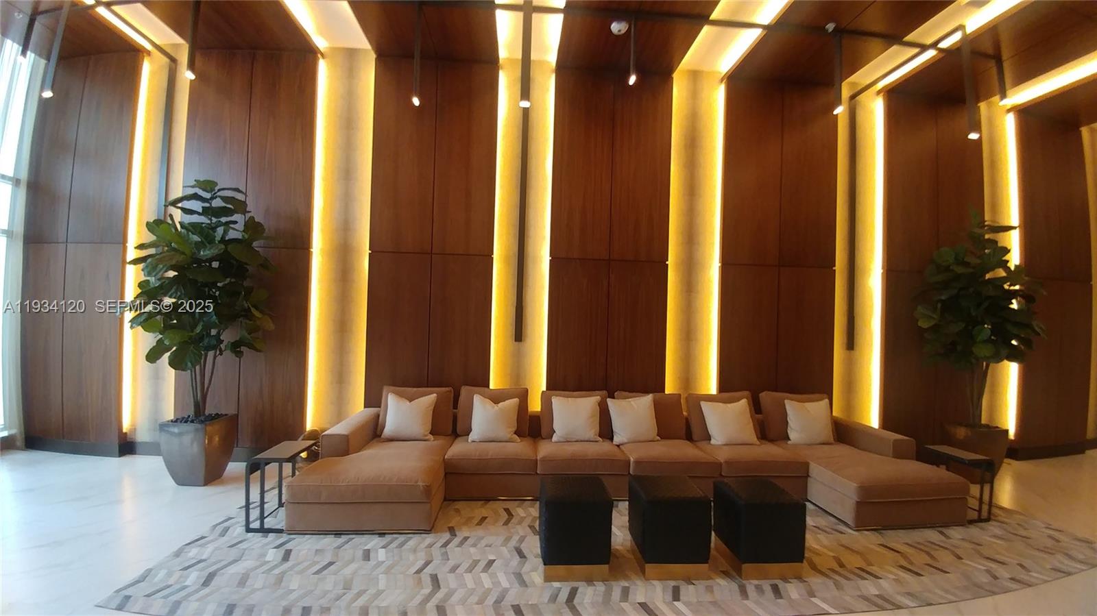 2960 NE 207th St #810 Aventura, FL 33180