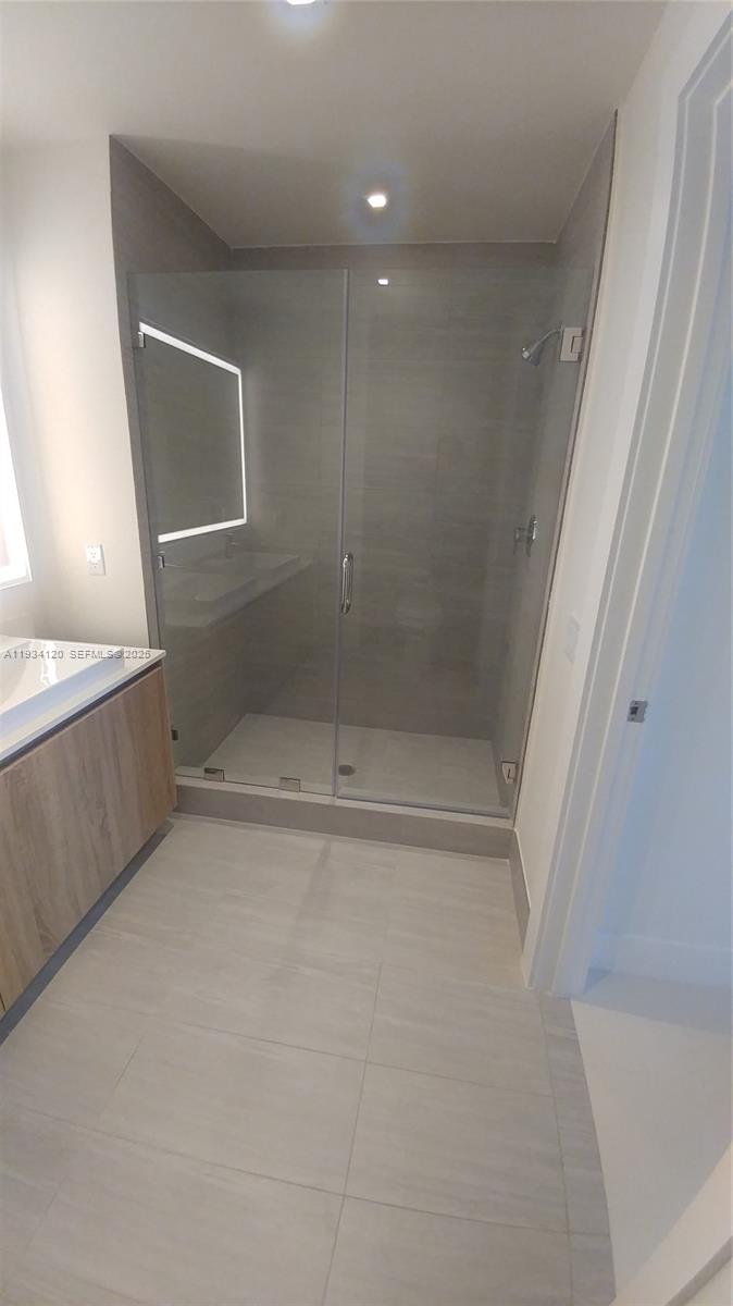 2960 NE 207th St #810 Aventura, FL 33180