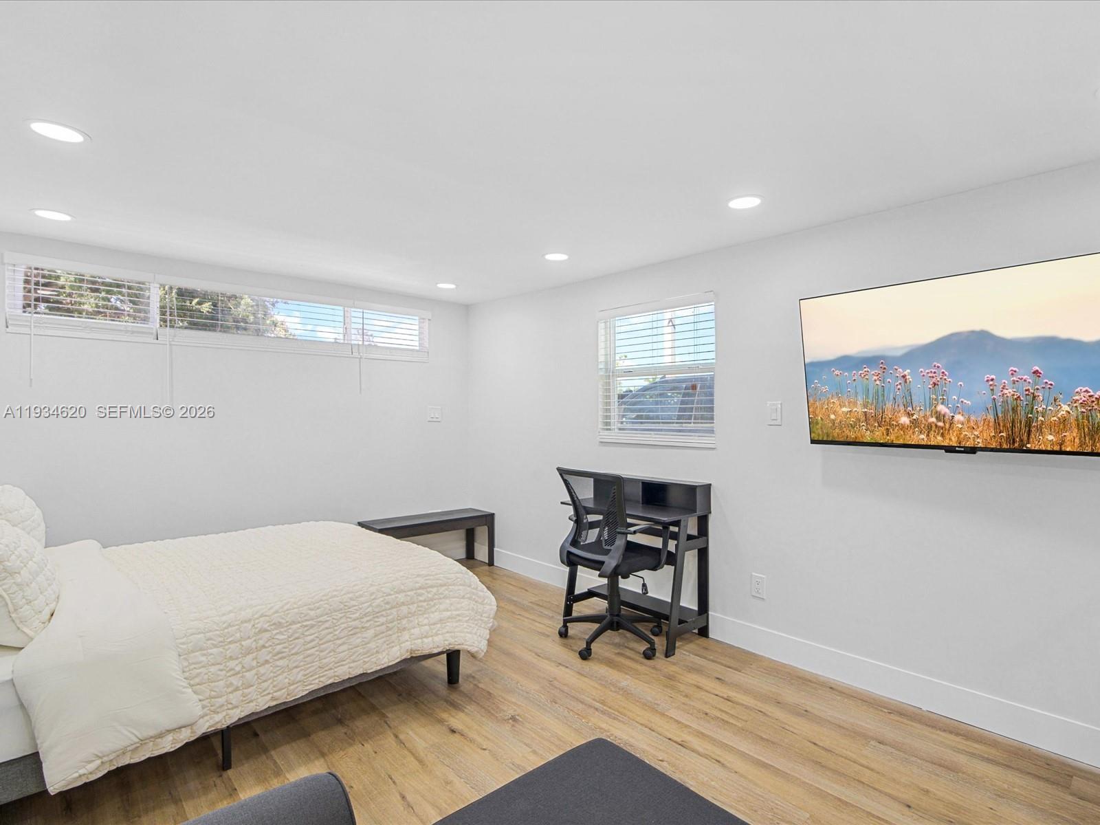 1048 NW 33rd Ave Miami, FL 33125