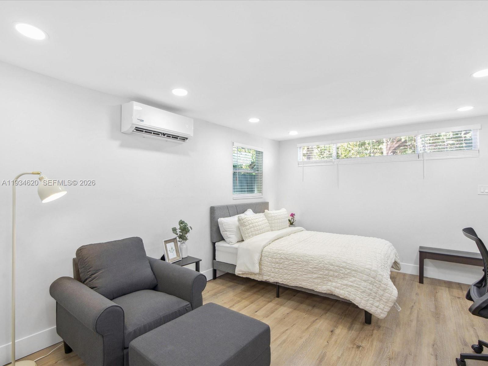 1048 NW 33rd Ave Miami, FL 33125