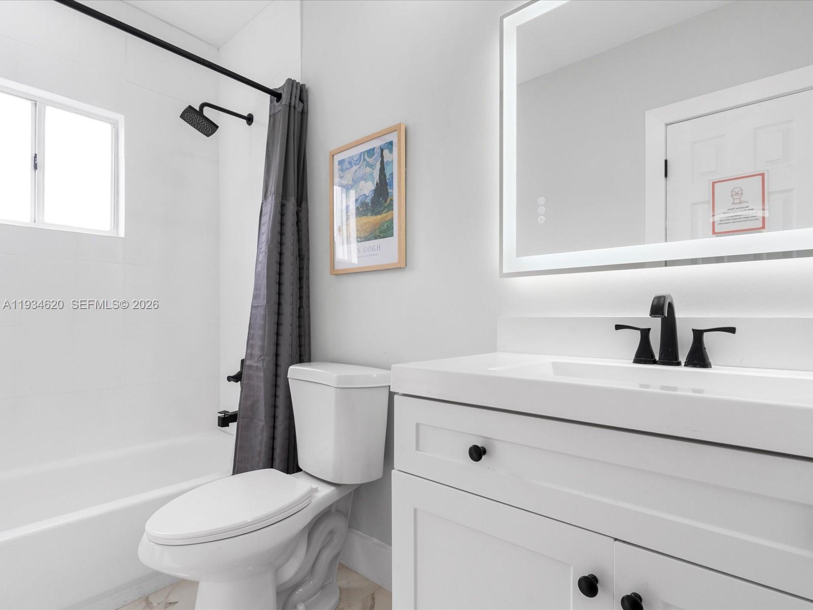 1048 NW 33rd Ave Miami, FL 33125