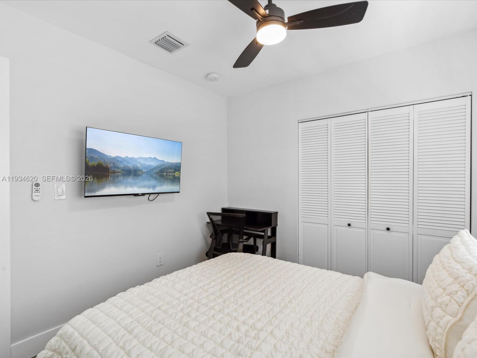 1048 NW 33rd Ave Miami, FL 33125