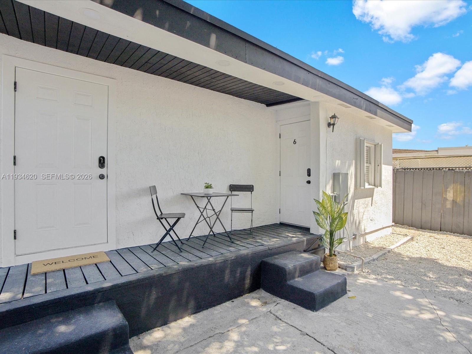 1048 NW 33rd Ave Miami, FL 33125