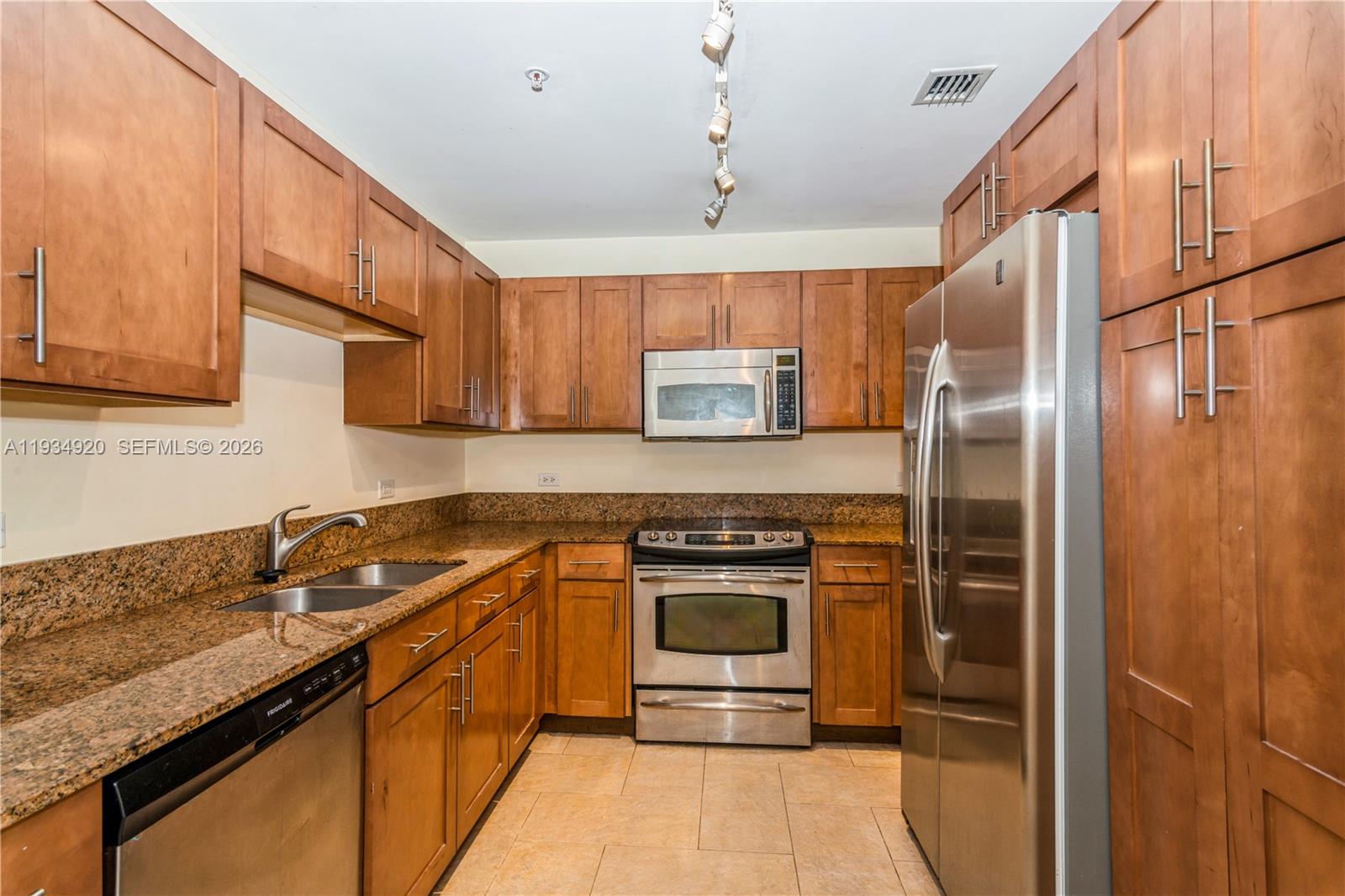 8395 SW 73rd Ave #417 Miami, FL 33143