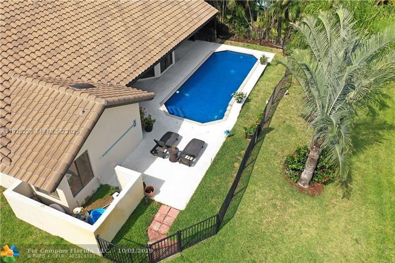 12180 NW 2nd St Coral Springs, FL 33071