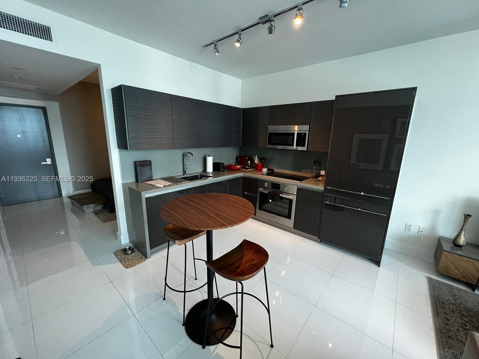 image The Bond on Brickell3