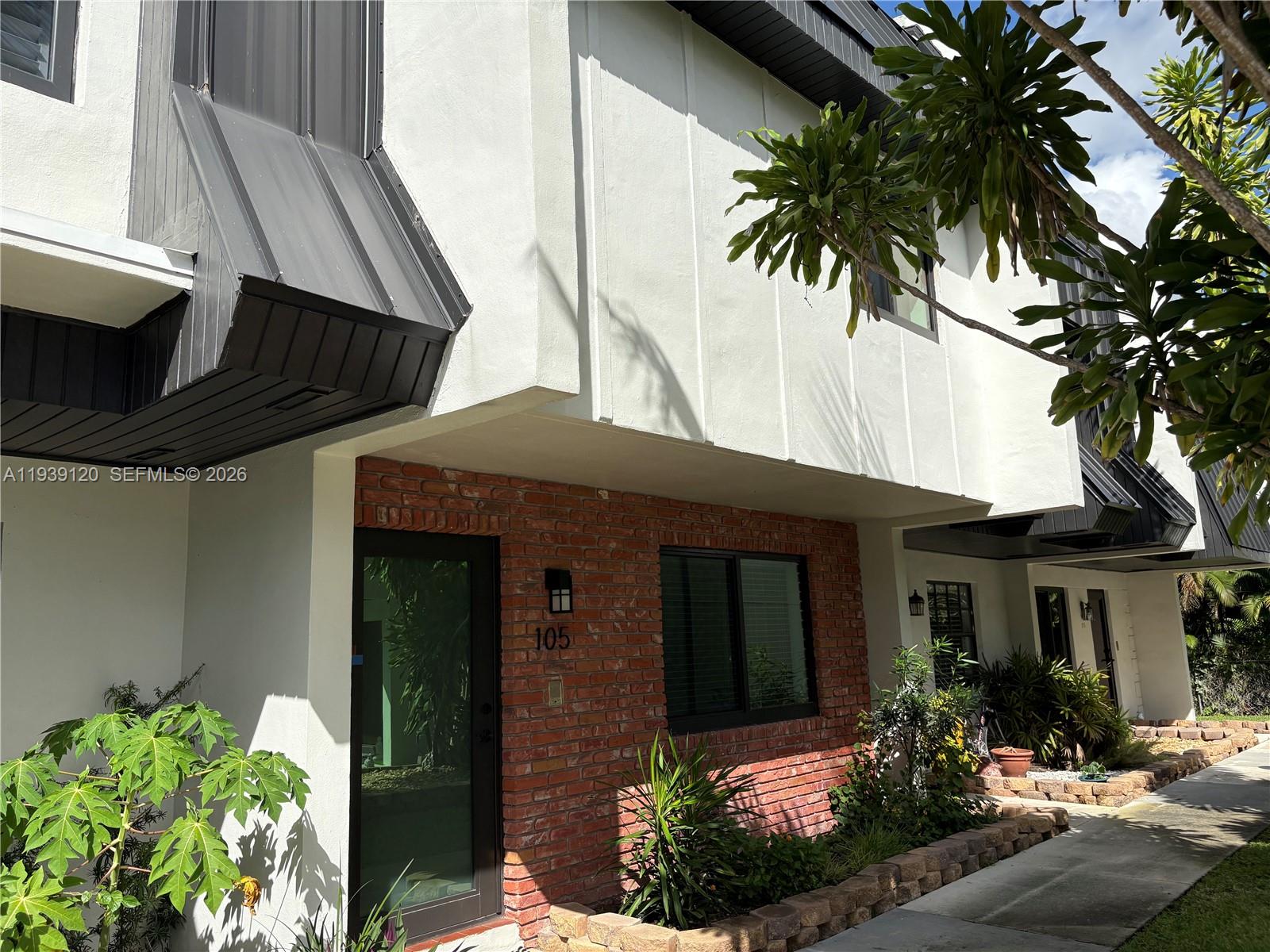 5555 SW Ludlam Rd #105